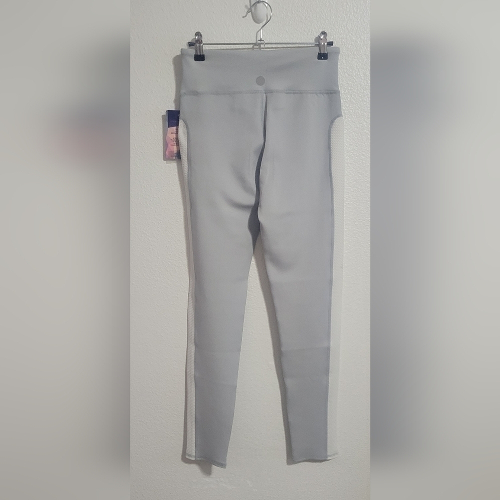 NWT Threads 4 Thought leggings size medium NWT - image 5